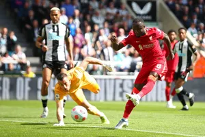 Neby Keita ghi bàn thắng đẹp mắt