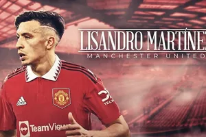 Lisandro Martinez theo c hân Ten Hag đến Old Trafford