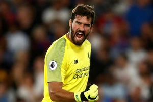 Mất thủ thành Alisson là một tổn thất lớn với Liverpool