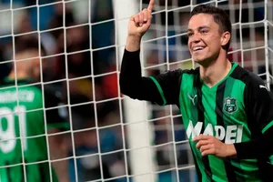 Giacomo Raspadori sắp sửa sang Napoli