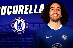 Chelsea giới thiệu Cucurella trên website của mình