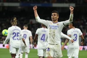 Casemiro sẽ sớm khăn gói rời Madrid