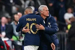 Didier Deschamps và con át chủ bài Kylian Mbappe