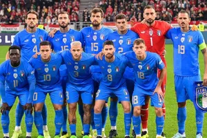 Tuyển Italia trong trận đấu trên sân Hungary