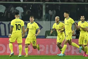 Inter Milan giành chiến thắng sau cuộc rượt đuổi Fiorentina