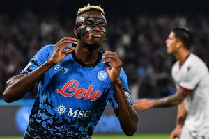 Tiền đạo Victor Osimhen của Napoli đang bùng nổ ở Serie A lẫn Champions League