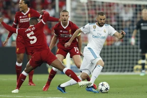 Karim Benzema đã quấy phá hàng thủ cũa Liverpool trong trận chung kết