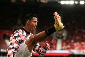 Ronaldo chờ nghe lệnh trừng phạt của Man United