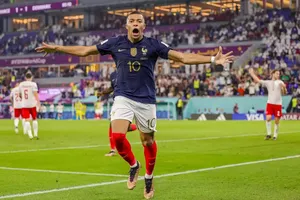 Kylian Mbappe ăn mừng bàn thắng của mình