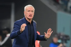 HLV Didier Deschamps suýt nữa đã giúp Tunisia vào vòng knock-out