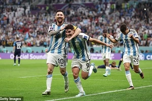 Leo Messi và Julian Alvarez đã cùng nhau ghi 3 bàn, hạ gục Crostia