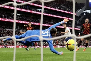Harry Kane ghi bàn thắng quyết định ở phút 15