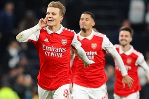 Máy tính dự đoán Arsenal sẽ thắng giải với điểm số cách biệt Man City