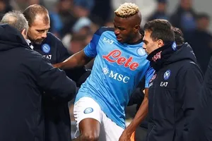 Tiền đạo Victor Osimhen vắng mặt vì chấn thương