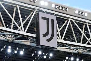 Juventus đối diện án phạt của UEFA