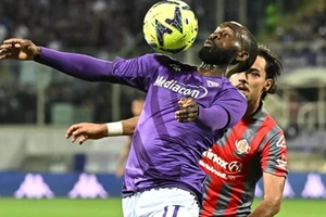 Fiorentina (trái) lần đầu vào chung kết Cúp Italia sau 9 năm