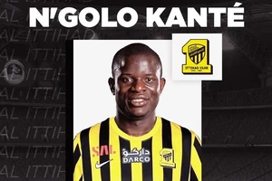 N;Golo Kante khoe máy áo ,ới ở Al Ittihad