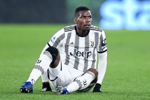 Chưa vào giải, đầu gối Paul Pogba lại có vấn đề