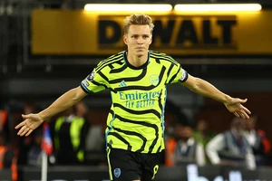 Martin Odegaard cảnh báo các đồng đội về quy tắc mới của Premier League