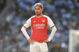 Emile Smith Rowe không muốn mài đũng quần trên băng dự bị