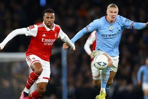 Trung vệ Gabriel (Arsenal) sẽ phải kèm chặt Erling Haaland (Man City)