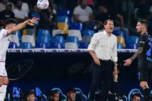 HLV Rudi Garcia bị chỉ trích sau trận thua Fiorentina