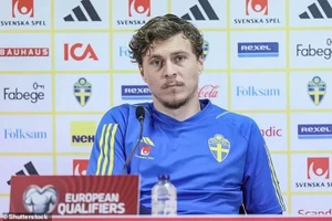 Victor Lindelof cũng không còn tinh thần để thi đấu