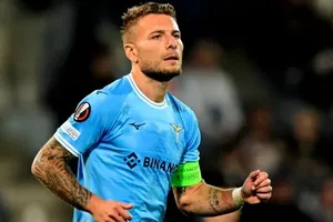 Ciro Immobile ghi bàn thắng quyết định trước Fiorentina