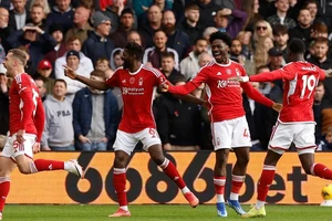 Nottingham Forest ăn mừng chiến thắng đầu tiên mùa này