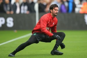  Alisson Becker sẽ ngồi ngoài 5 trận