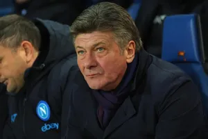 HLV Walter Mazzarri vẫn đầy bản lĩnh ở Napoli