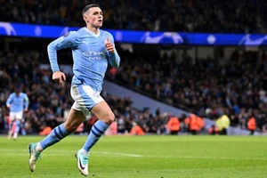 Tiền đạo Phil Foden đã có một bộ sưu tập hiếm thấy ở tuổi 23