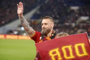 Daniele De Rossi đã chơi 18 năm cho AS Roma