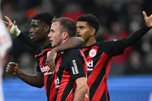 Mario Gotze ghi bàn giúp Frankfurt nối dài chuỗi trận bất bại năm 2024