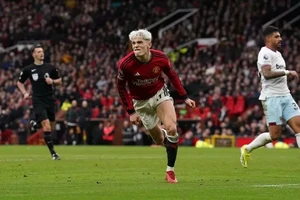 Alejandro Garnacho tỏa sáng bằng 2 bàn thắng ở Old Trafford