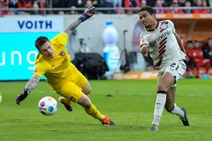 Pha đua tỷ số lên 2-0 của Amine Adli