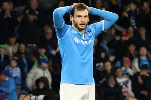 Kvaratskhelia tiếc nuối một pha ghi bàn ngon ăn