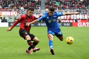 Christian Pulisic (trái) ghi bàn duy nhất vào lưới Empoli