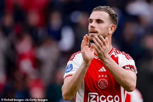 Jordan Henderson trong màu áo Ajax