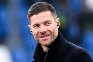 Xabi Alonso không vội rời Leverkusen