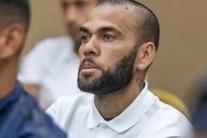 Dani Alves đã ngồi tù suốt 14 tháng qua