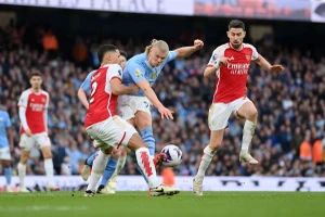 Arsenal đã cầm hòa Man City, tạo cơ hội cho Liverpool bứt đi