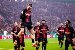 Florian Wirtz bay cao cùng Bayer Leverkusen