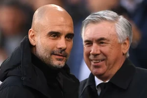 HLV Carlo Ancelotti (phải) và Pep Guardiola