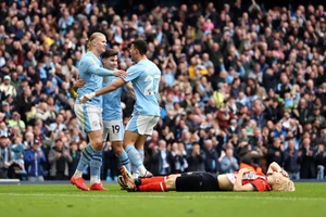 Man City ăn mừng chiến thắng dù chỉ chơi với đội hình 2