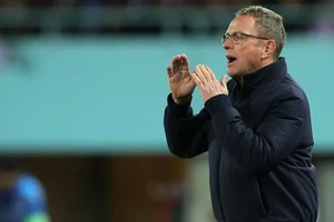 HLV Ralf Rangnick vẫn chưa chính thức trả lời Bayern