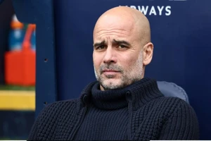 Pep Guardiola tranh luận về chuyện tiền bạc ở Premier League