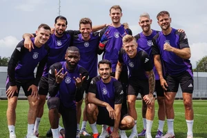 Rudiger xuất hiện trong buổi tập của Mannschaft