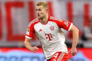 Matthijs de Ligt chơi không tồi nhưng Bayern cần cân đối đội hình