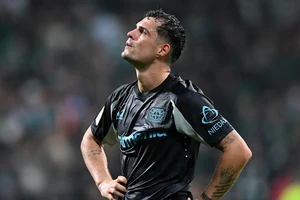 Granit Xhaka thất vọng sau trận hòa Bremen